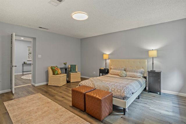 706 Henslee Drive, Euless, TX 76040