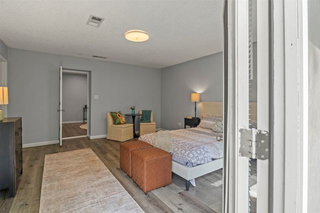 706 Henslee Drive, Euless, TX 76040