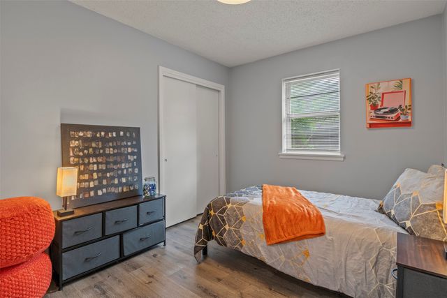 706 Henslee Drive, Euless, TX 76040