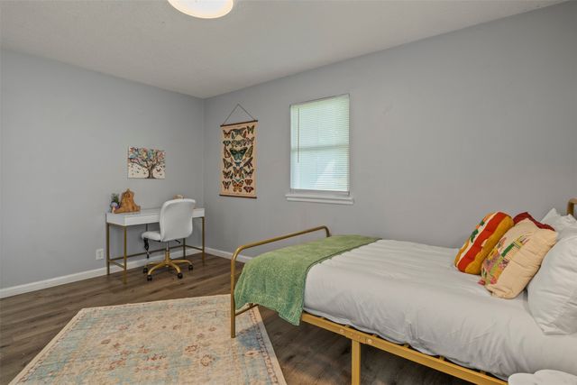 706 Henslee Drive, Euless, TX 76040
