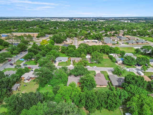706 Henslee Drive, Euless, TX 76040
