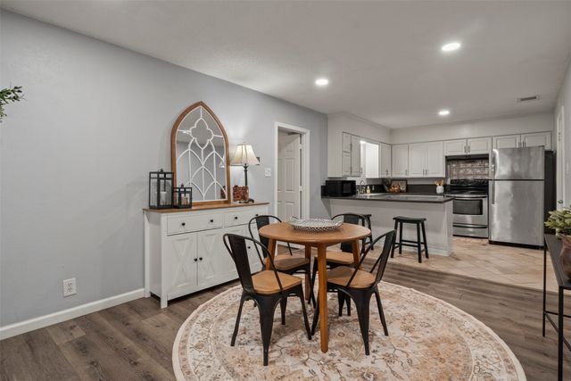706 Henslee Drive, Euless, TX 76040
