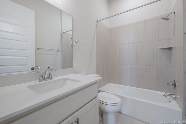 1863 Front Porch, New Braunfels, TX 78132