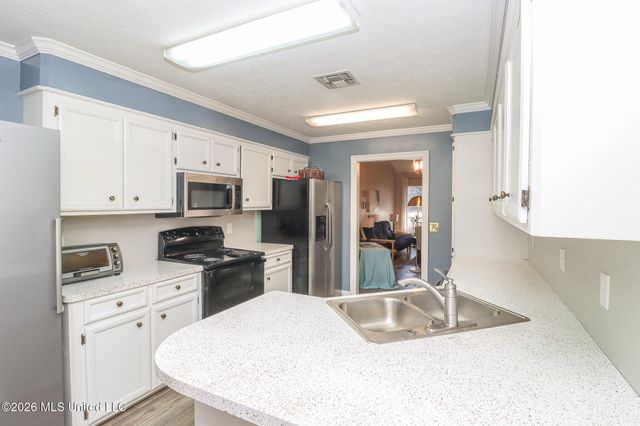 357 E Cascades Circle, Clinton, MS 39056