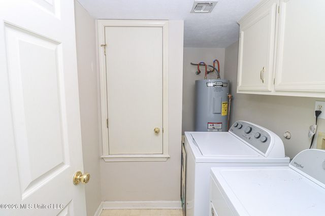357 E Cascades Circle, Clinton, MS 39056