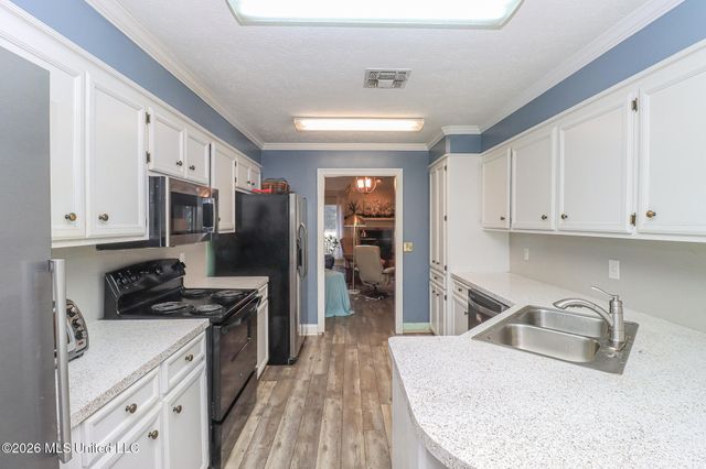357 E Cascades Circle, Clinton, MS 39056