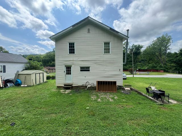 1424 Harvey Road, Huntington, WV 25701