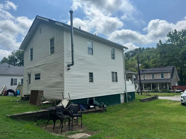 1424 Harvey Road, Huntington, WV 25701