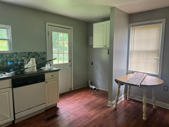 1424 Harvey Road, Huntington, WV 25701