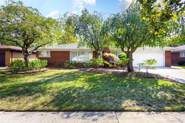 15703 Pleasant Avenue, Allen Park, MI 48101