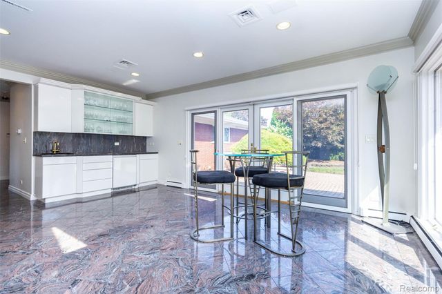 15703 Pleasant Avenue, Allen Park, MI 48101