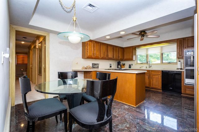 15703 Pleasant Avenue, Allen Park, MI 48101