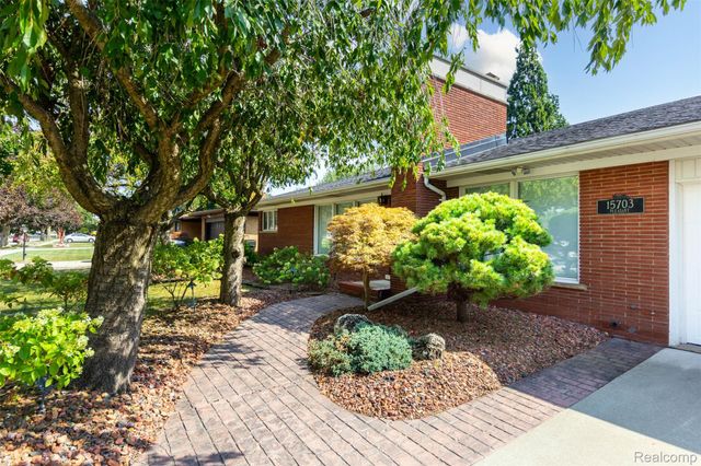 15703 Pleasant Avenue, Allen Park, MI 48101