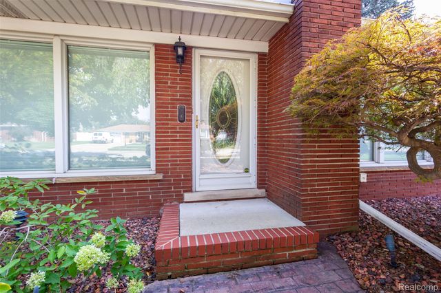 15703 Pleasant Avenue, Allen Park, MI 48101