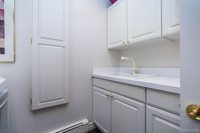 15703 Pleasant Avenue, Allen Park, MI 48101