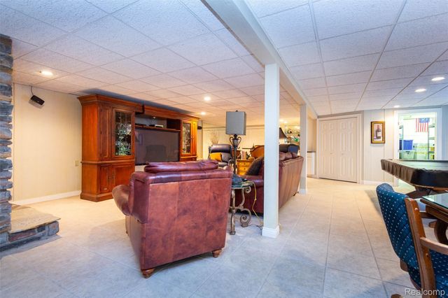 15703 Pleasant Avenue, Allen Park, MI 48101