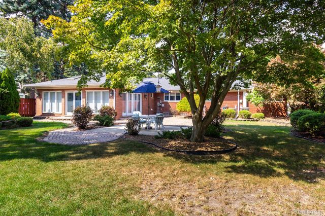 15703 Pleasant Avenue, Allen Park, MI 48101