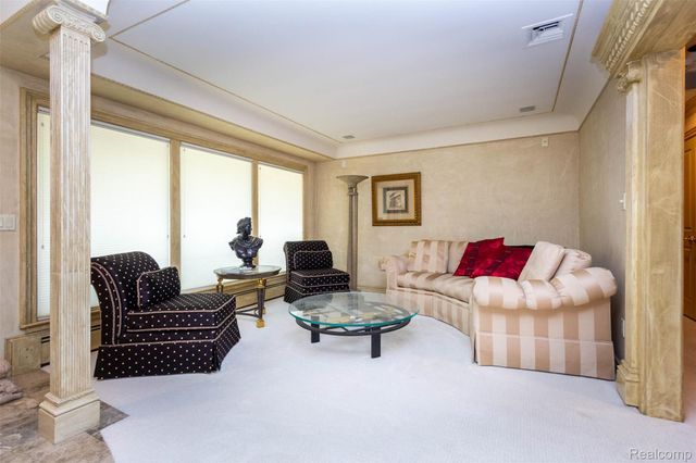 15703 Pleasant Avenue, Allen Park, MI 48101