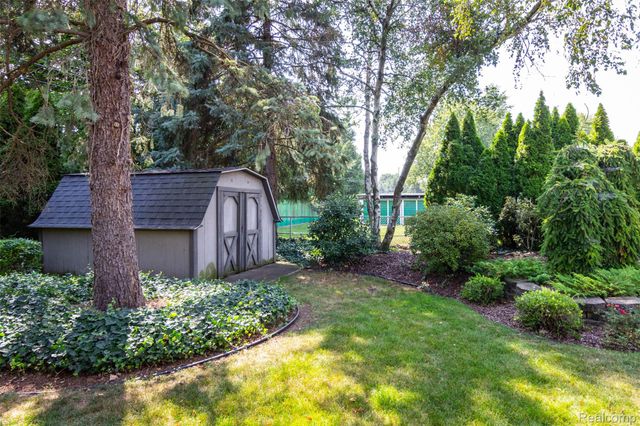 15703 Pleasant Avenue, Allen Park, MI 48101