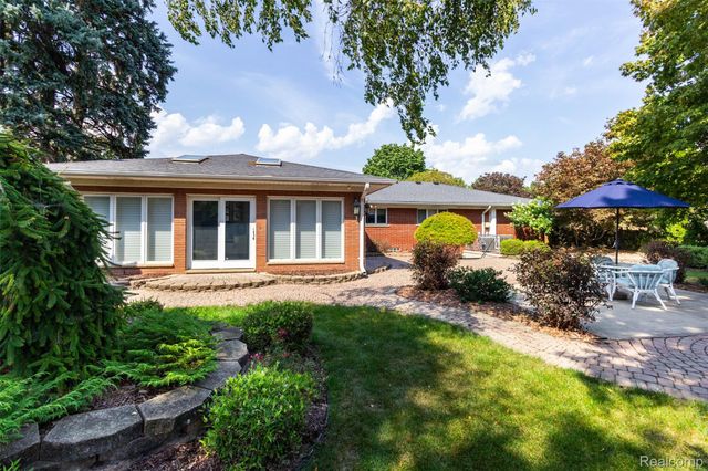 15703 Pleasant Avenue, Allen Park, MI 48101