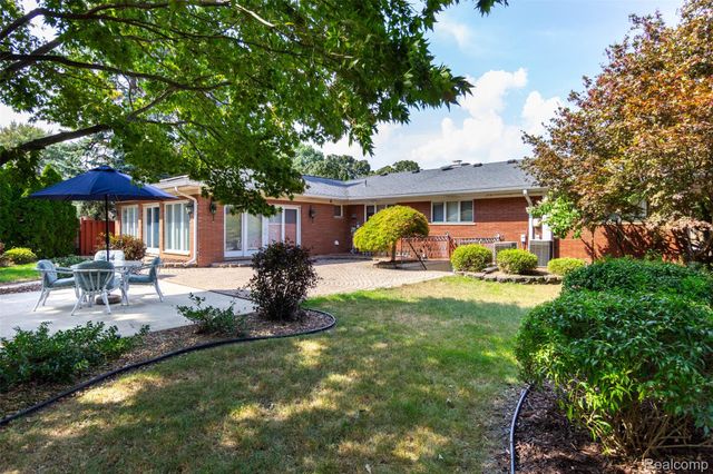 15703 Pleasant Avenue, Allen Park, MI 48101