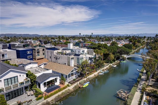 223 Howland Canal, Venice, CA 90291