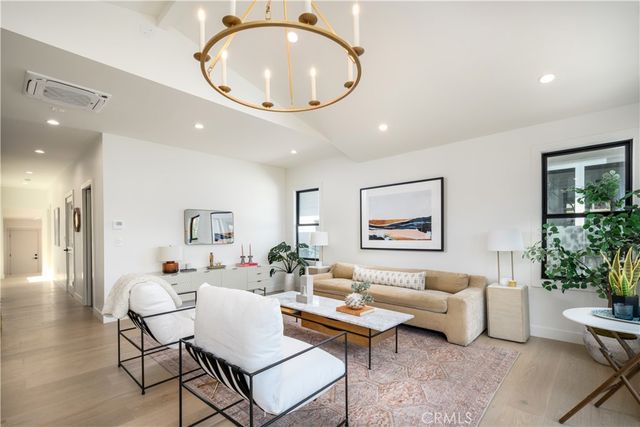 223 Howland Canal, Venice, CA 90291