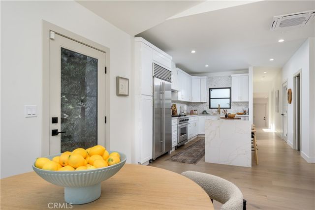 223 Howland Canal, Venice, CA 90291