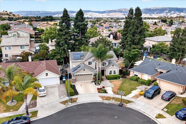 1301 Peregrine Drive, Gilroy, CA 95020