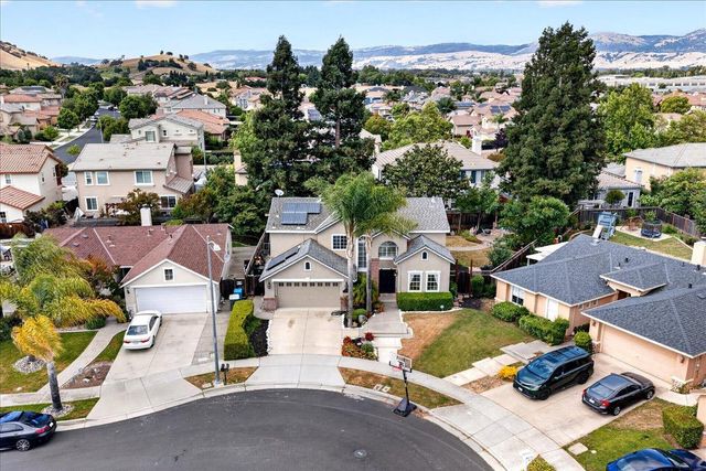 1301 Peregrine Drive, Gilroy, CA 95020