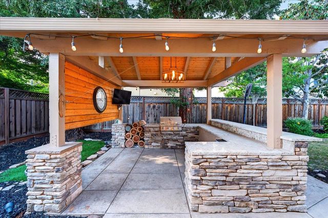 1301 Peregrine Drive, Gilroy, CA 95020
