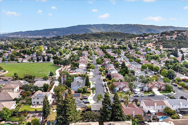 1301 Peregrine Drive, Gilroy, CA 95020