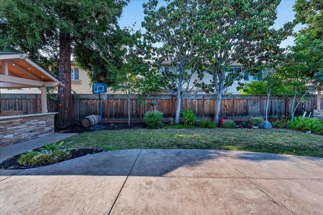1301 Peregrine Drive, Gilroy, CA 95020