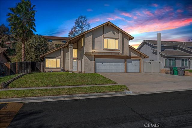 974 Nottingham, Corona, CA 92880