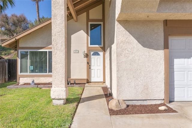 974 Nottingham, Corona, CA 92880