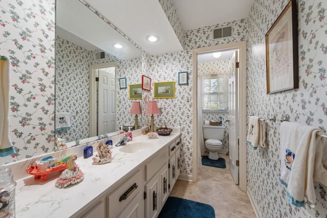 8671 PINE NEEDLE DR, Germantown, TN 38139