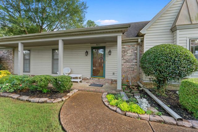 8671 PINE NEEDLE DR, Germantown, TN 38139