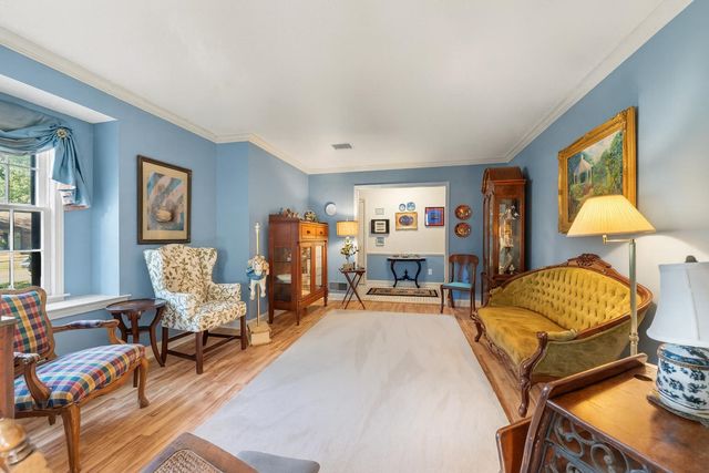 8671 PINE NEEDLE DR, Germantown, TN 38139