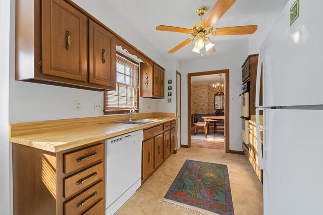 8671 PINE NEEDLE DR, Germantown, TN 38139