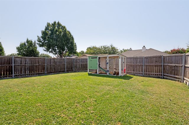 1654 Clarendon Drive, Lewisville, TX 75067