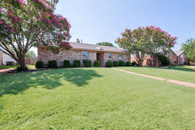 1654 Clarendon Drive, Lewisville, TX 75067