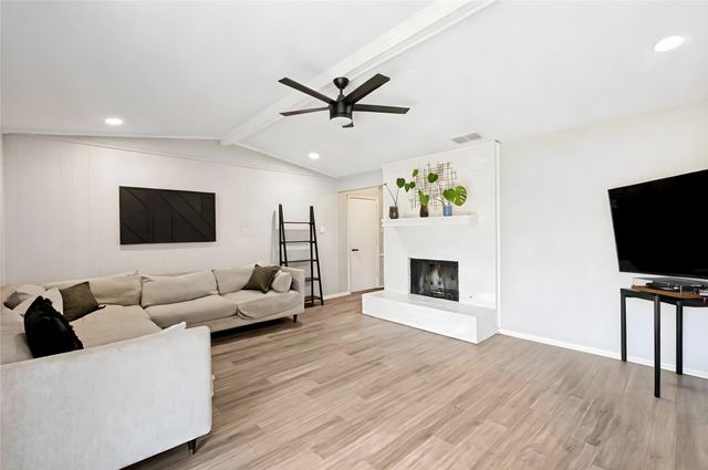 1654 Clarendon Drive, Lewisville, TX 75067