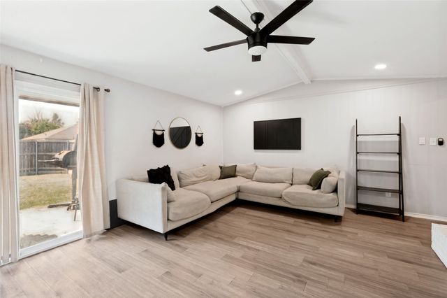 1654 Clarendon Drive, Lewisville, TX 75067
