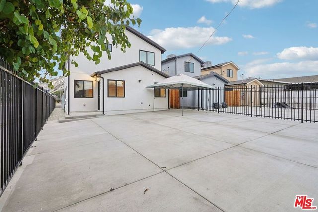 10424 Graham Avenue, Los Angeles, CA 90002