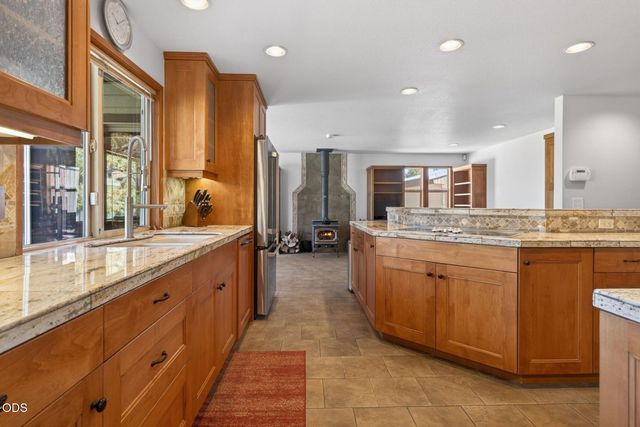 60376 Arnold Market, Bend, OR 97702
