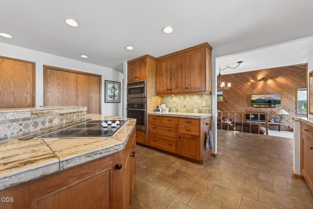 60376 Arnold Market, Bend, OR 97702