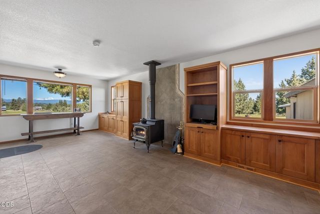 60376 Arnold Market, Bend, OR 97702