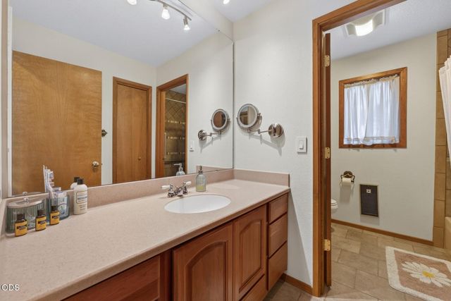 60376 Arnold Market, Bend, OR 97702