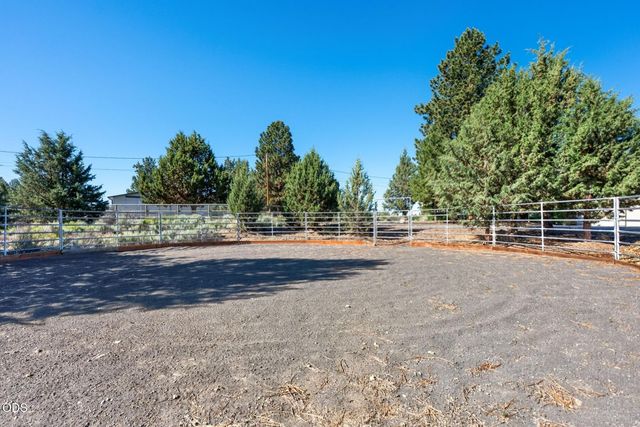 60376 Arnold Market, Bend, OR 97702