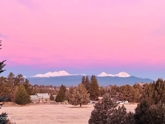 60376 Arnold Market, Bend, OR 97702
